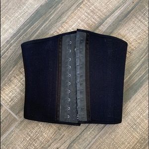 Body Shaper/ Hook corsets
